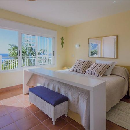 Villa In Protected Space In Front Of The Sea Лос Реалехос Екстериор снимка