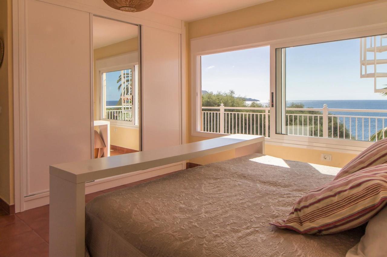 Villa In Protected Space In Front Of The Sea Лос Реалехос Екстериор снимка