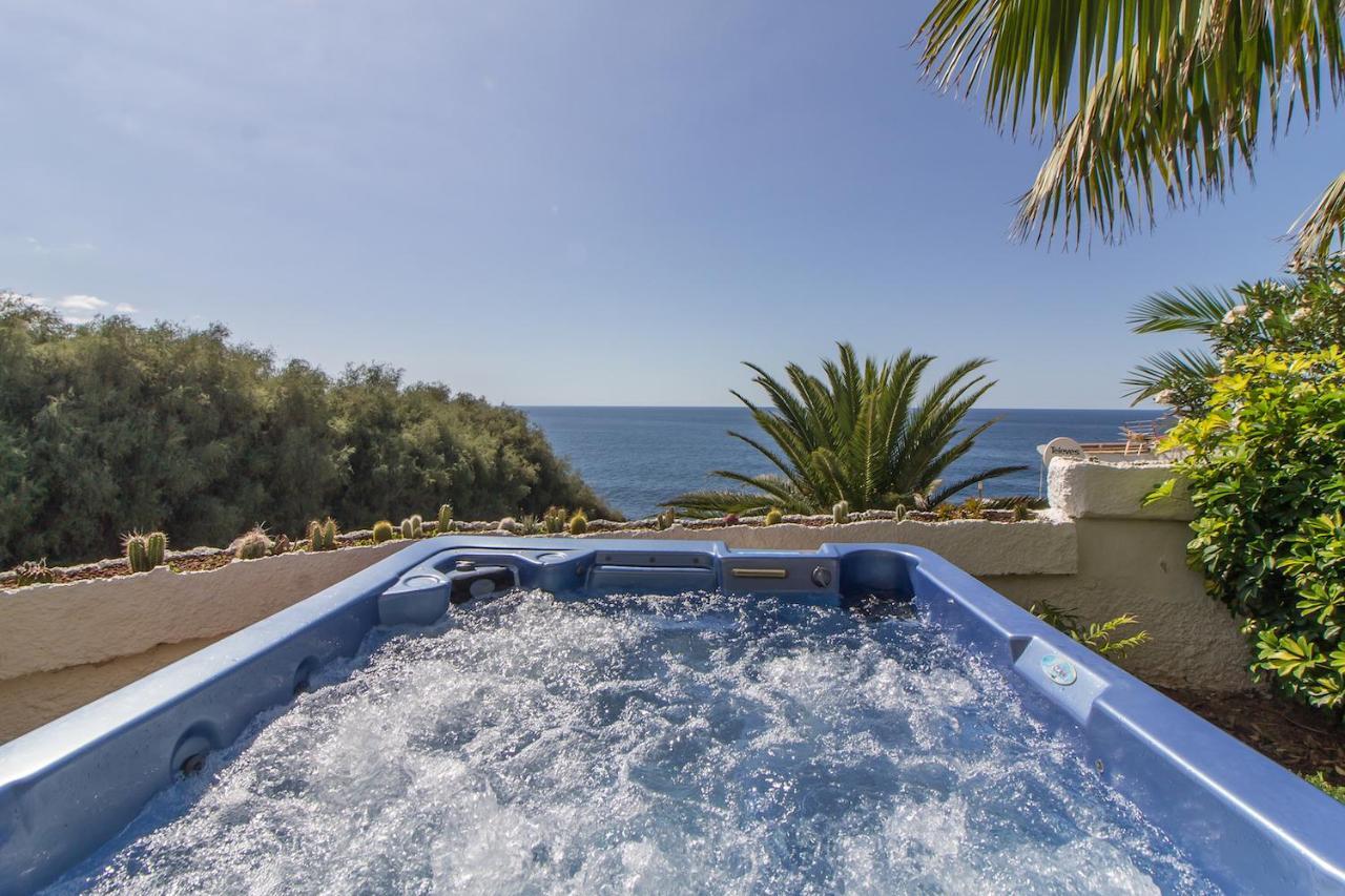 Villa In Protected Space In Front Of The Sea Лос Реалехос Екстериор снимка