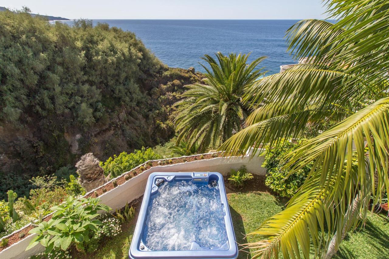 Villa In Protected Space In Front Of The Sea Лос Реалехос Екстериор снимка